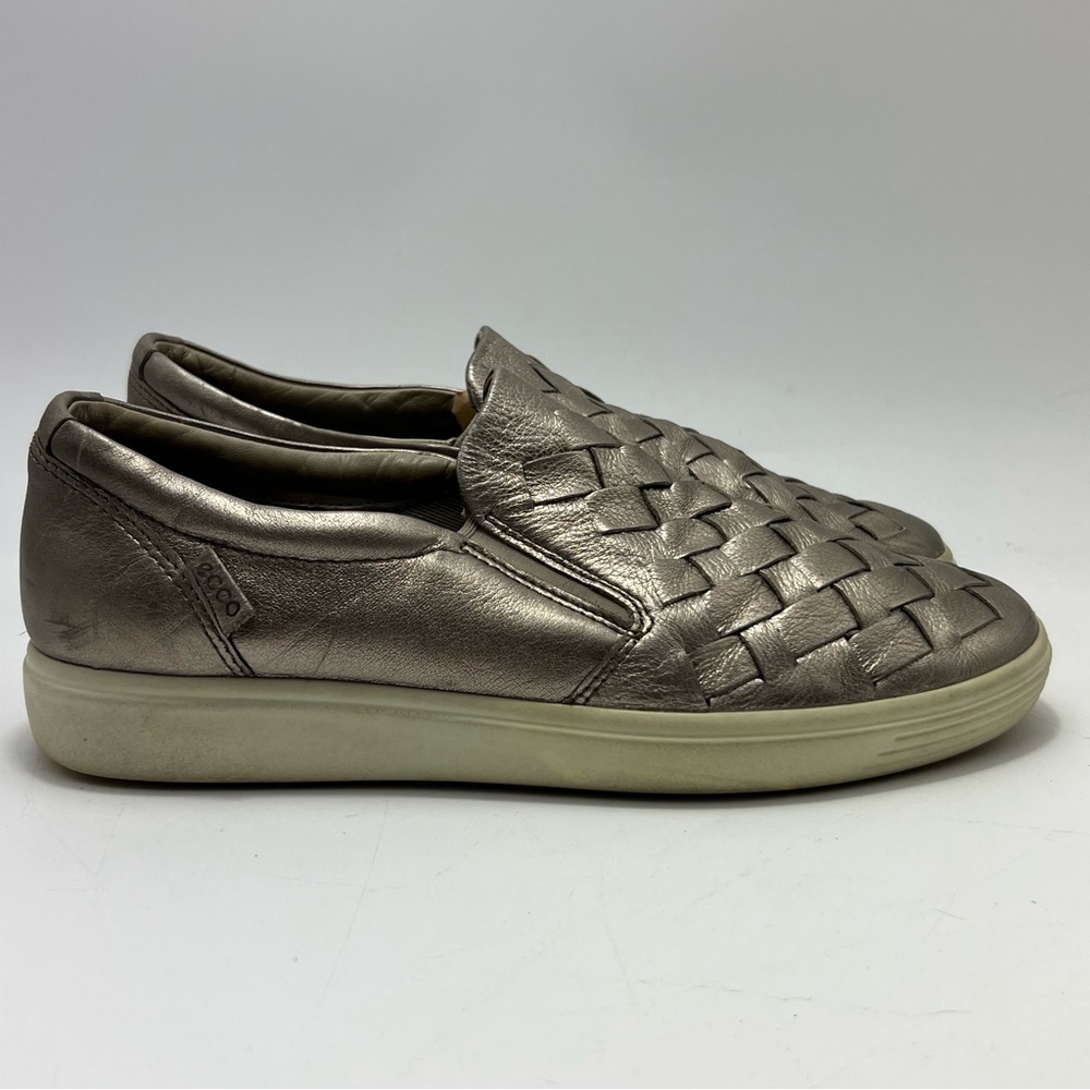 ECCO Shoes Womens 38 US 7 Soft Woven Silver Leather Slip On Sneaker Comfort